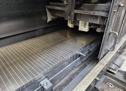 Unigrip electromagnetic chuck for standard grinding